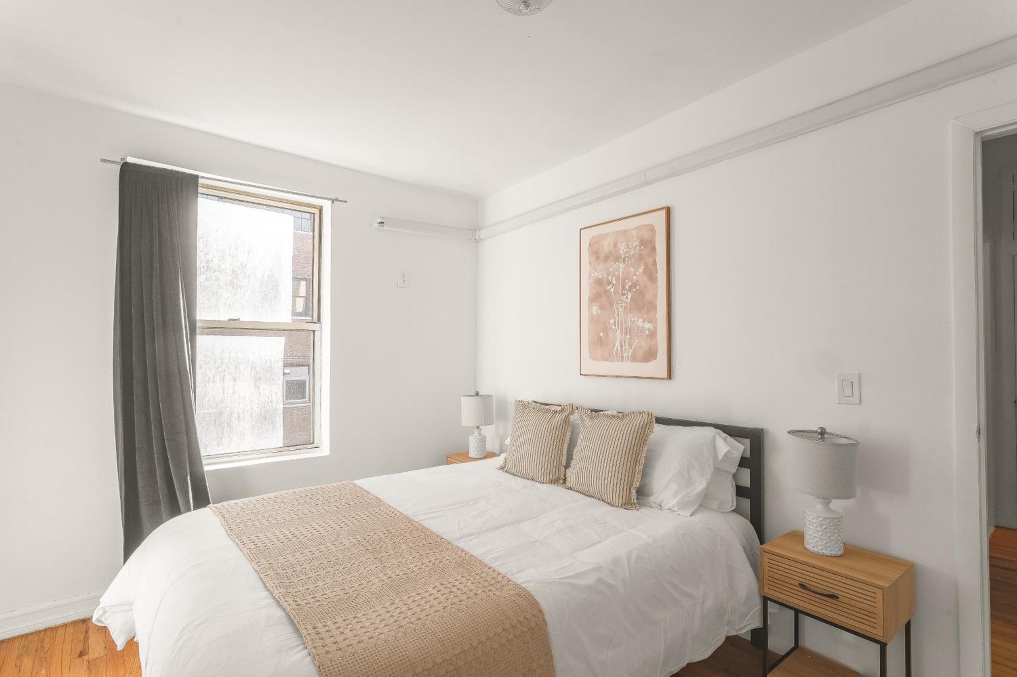 Apartment Steps To Times Square, Beyond The Edge, Empire State Building & More!